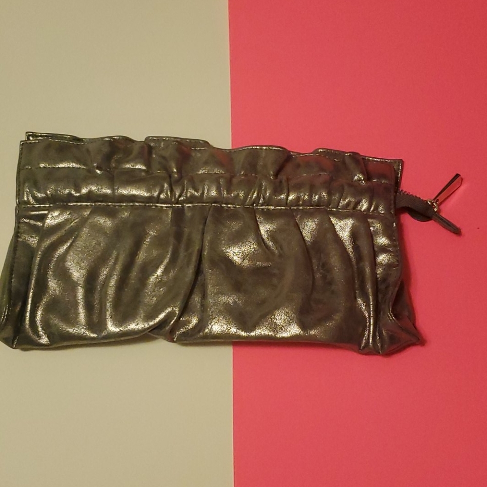 Express Clutch - Picture 2 of 5